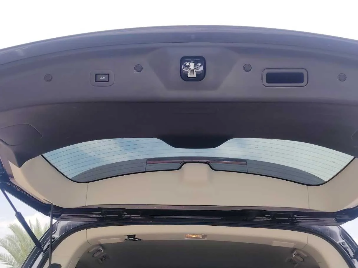 Car image 29