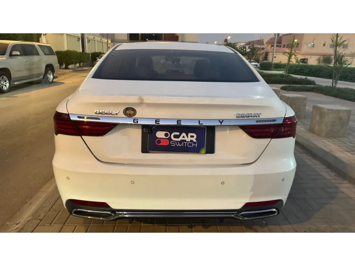 Car image 6