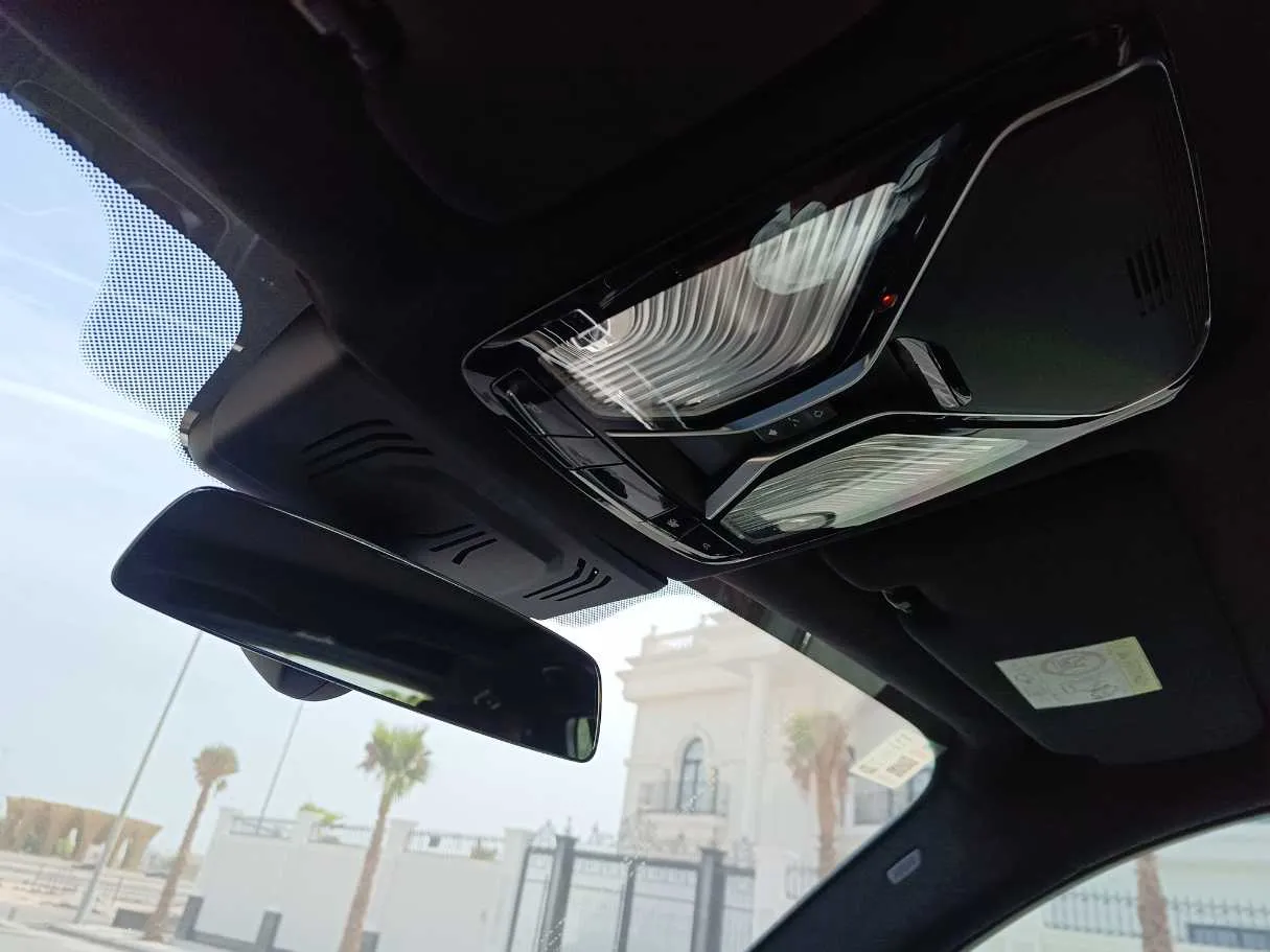 Car image 38