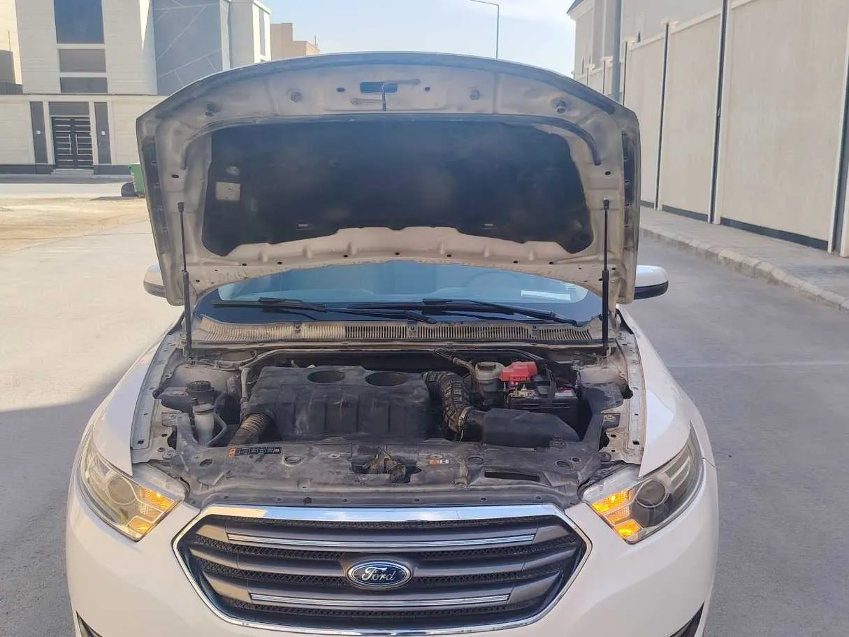 Car image 35