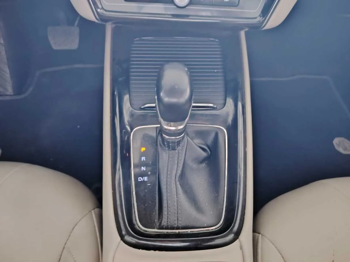 Car image 28