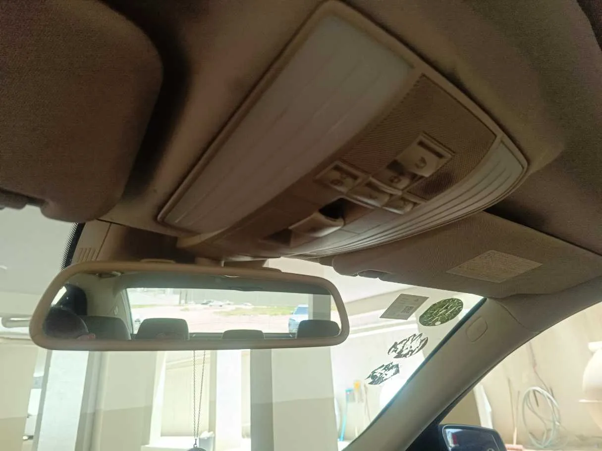 Car image 26