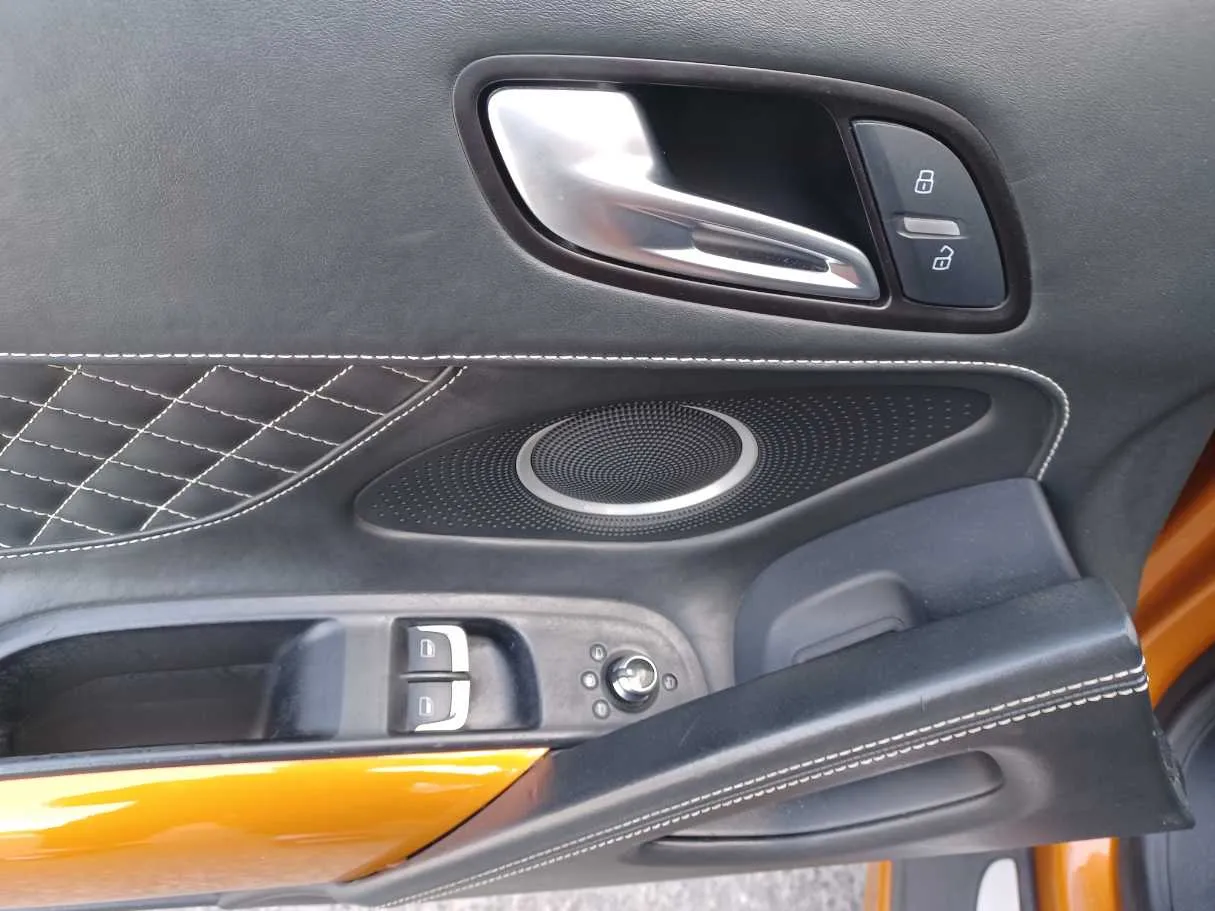 Car image 21