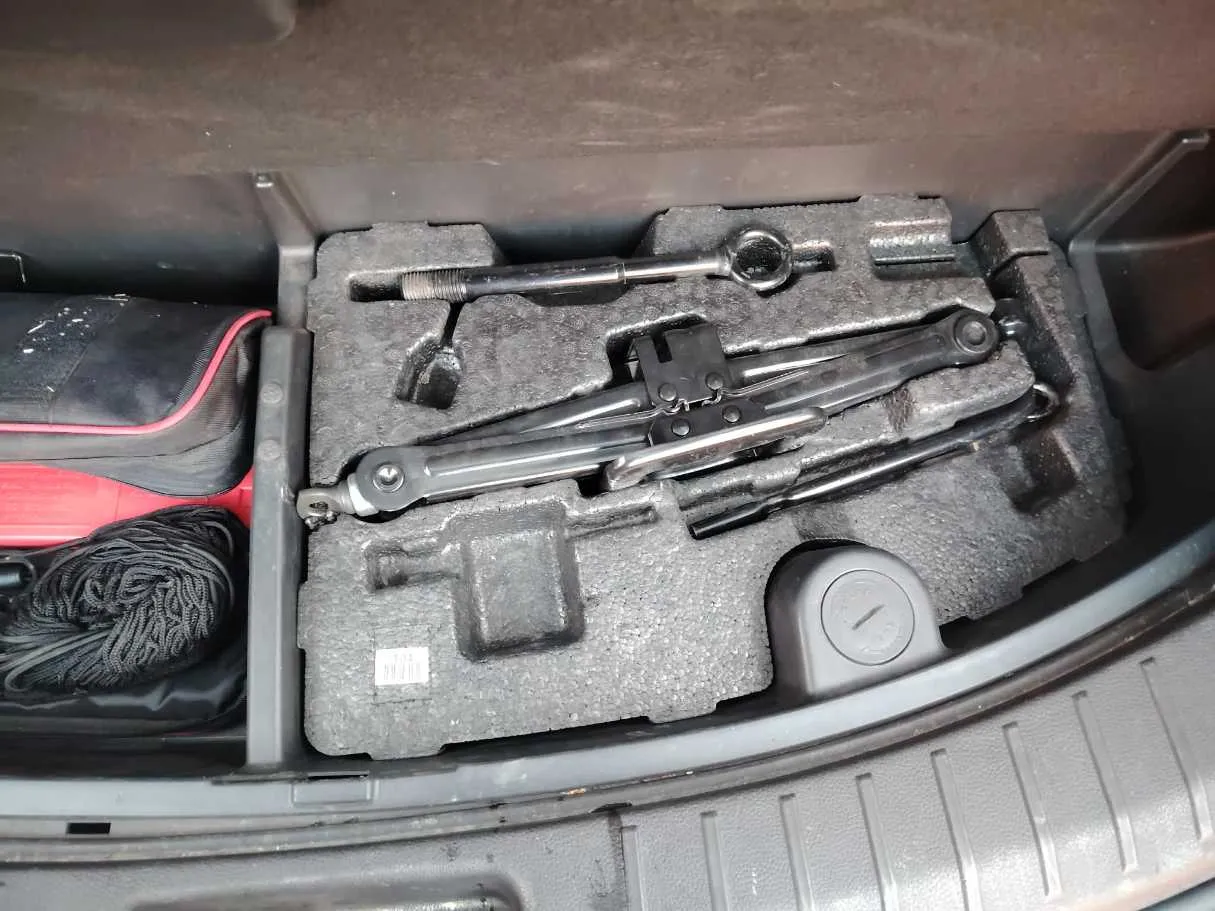 Car image 46