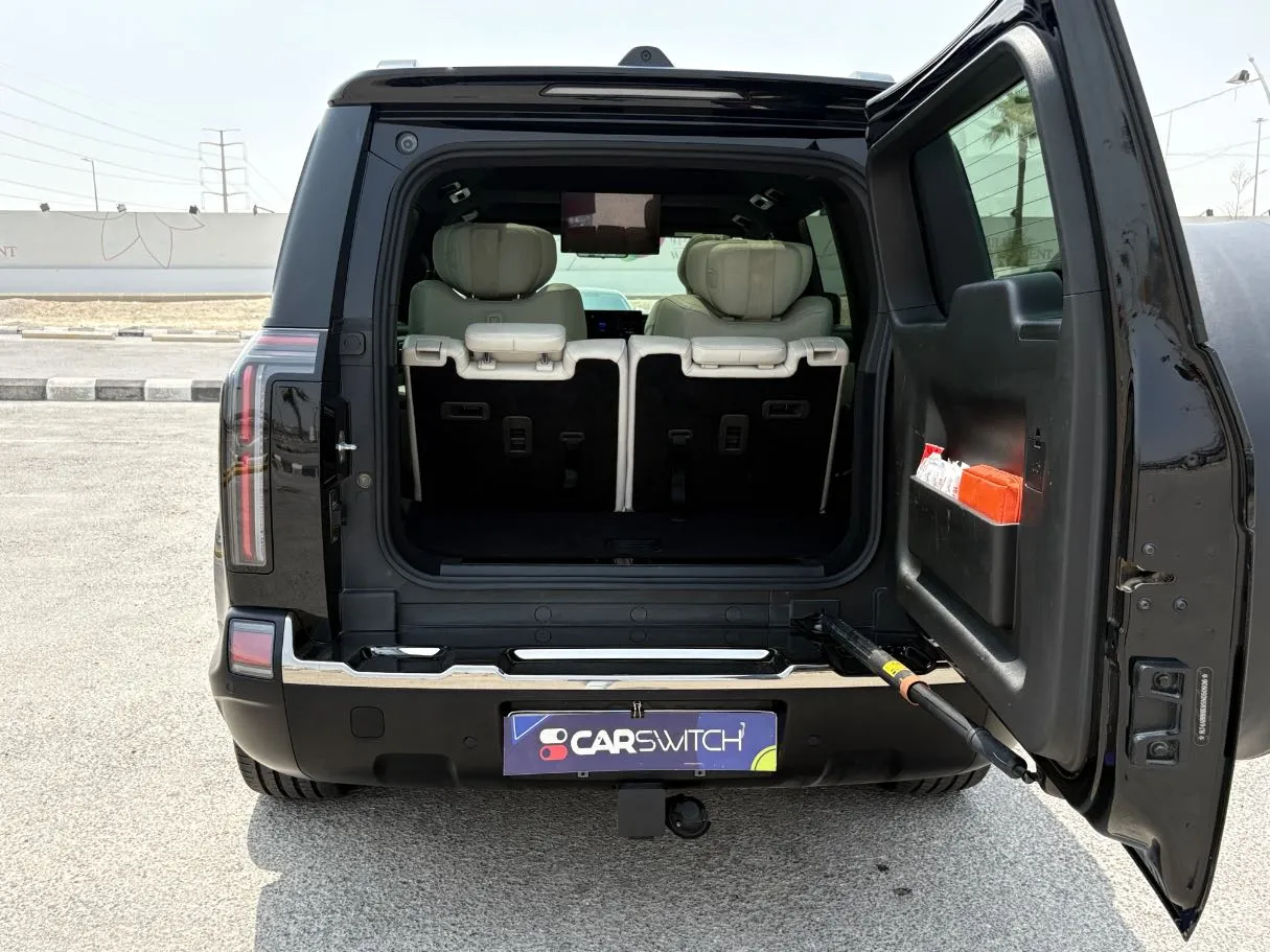 Car image 28