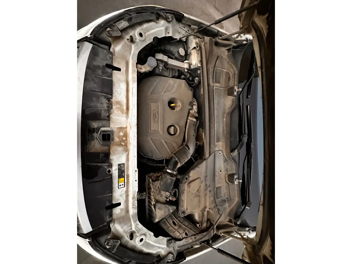 Car image 25