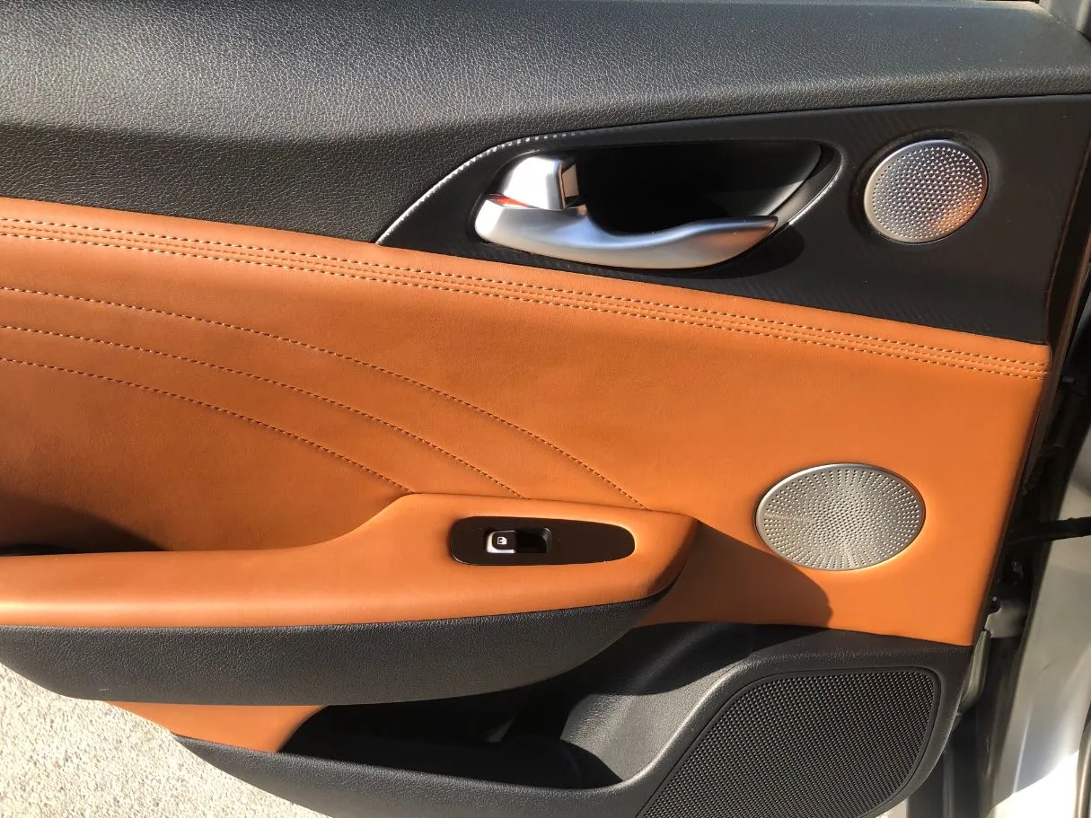 Car image 23
