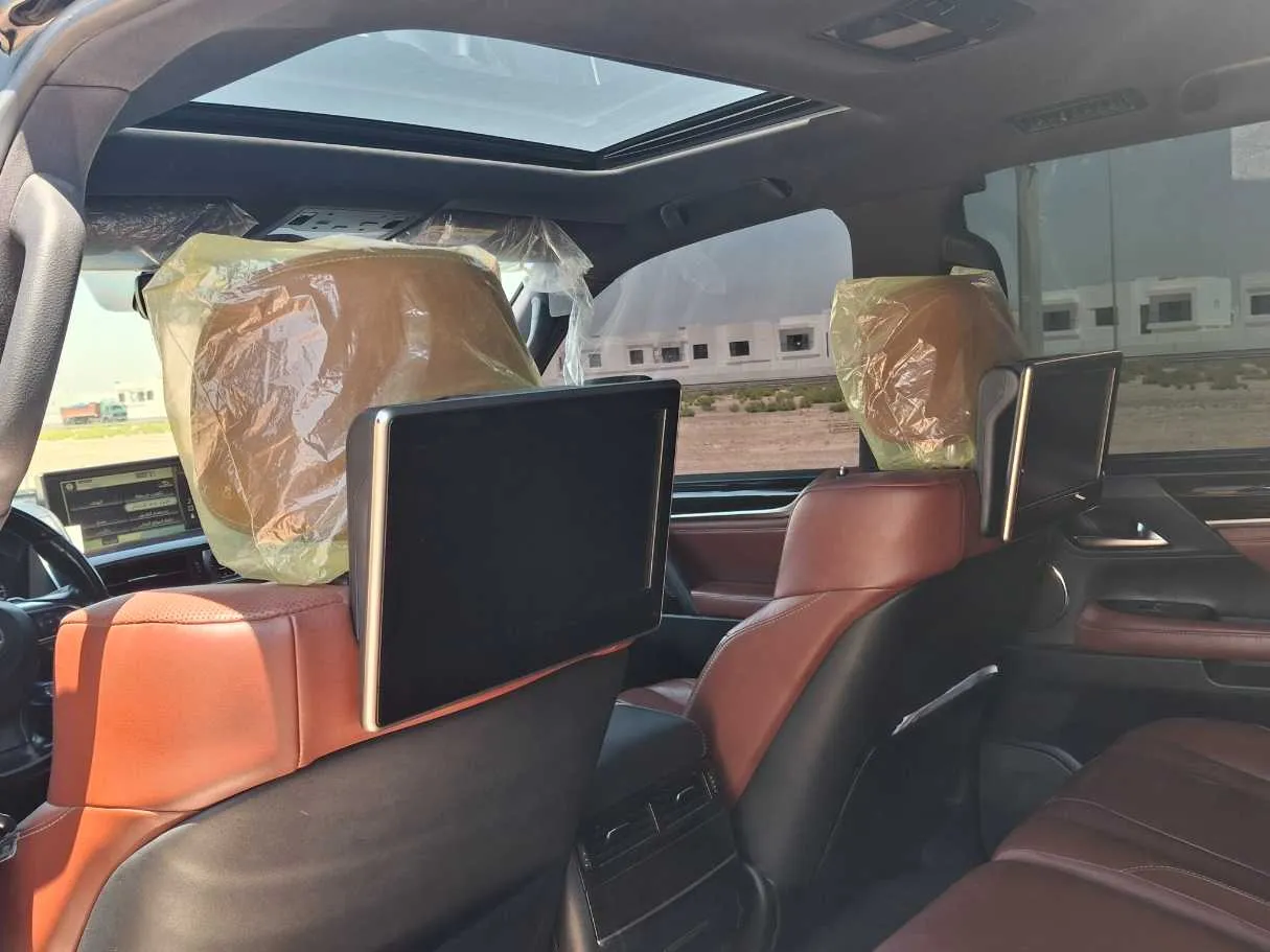 Car image 21