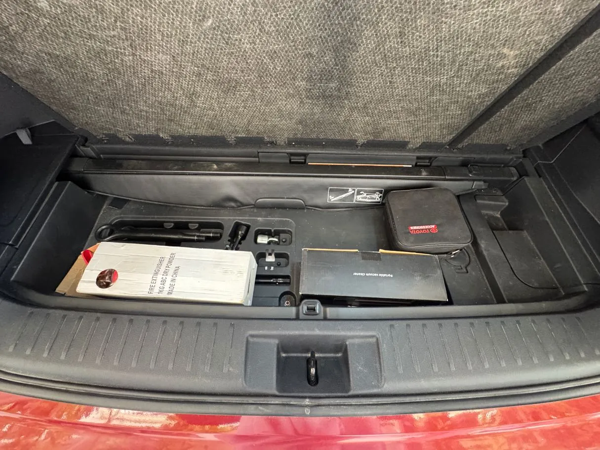 Car image 20