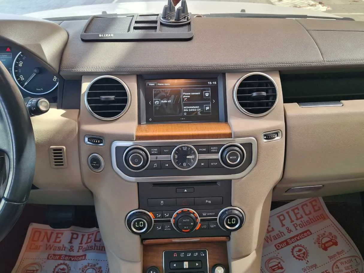 Car image 17