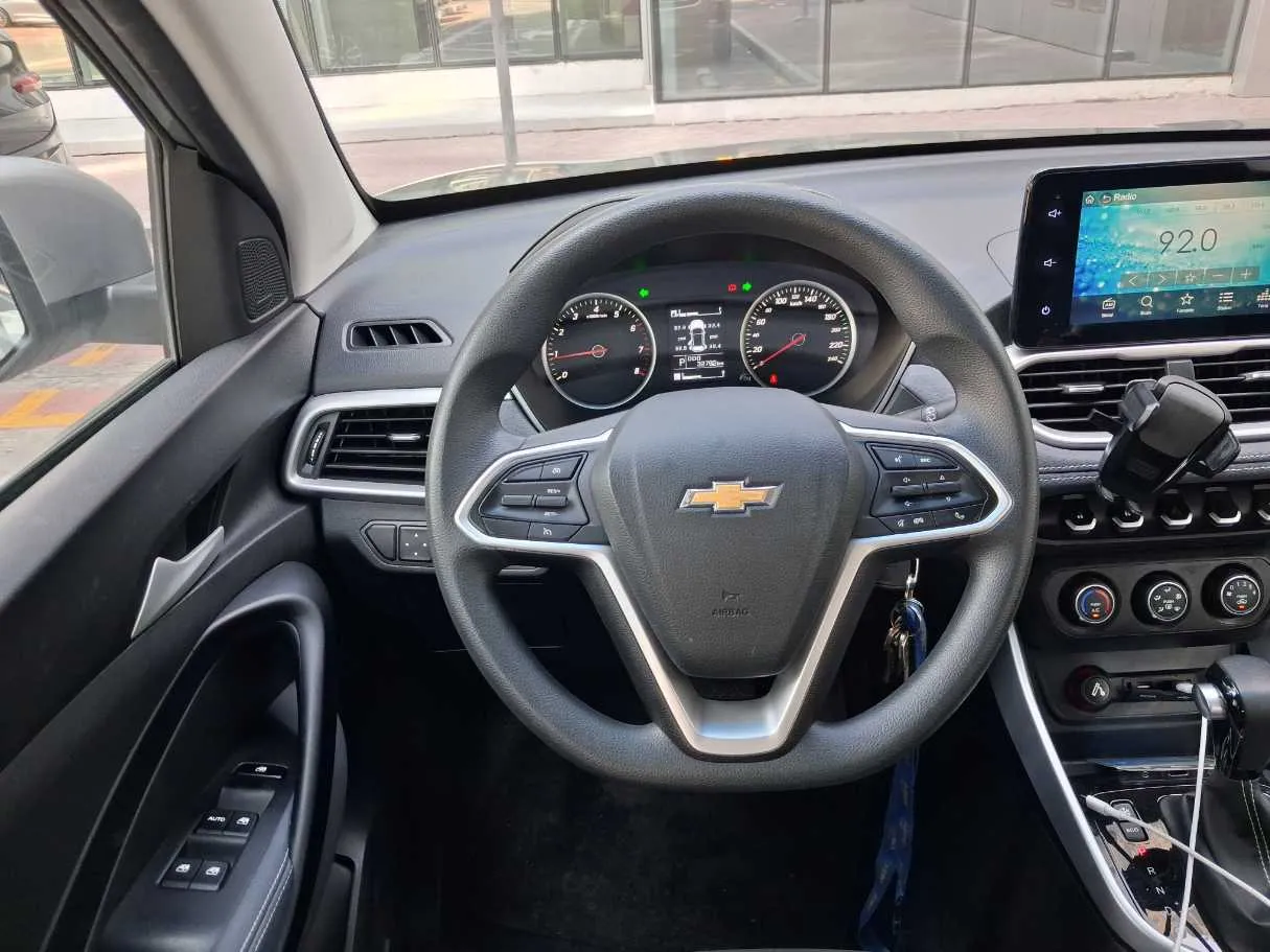 Car image 18