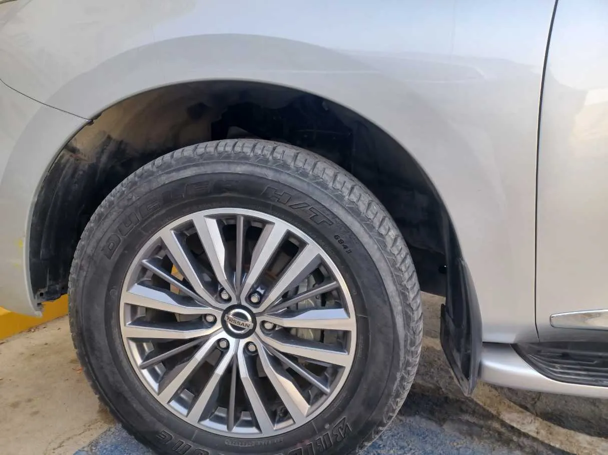 Car image 8