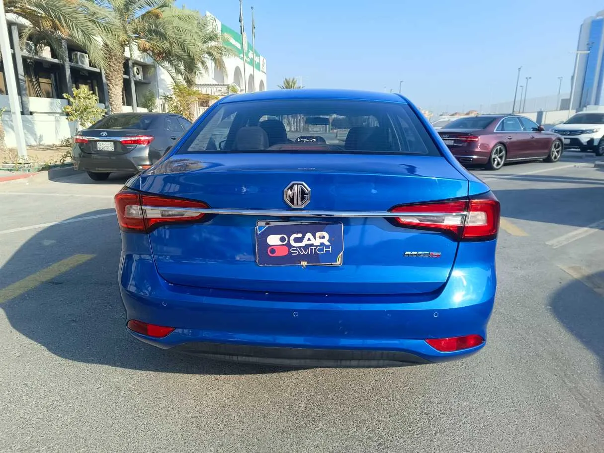 Car image 6