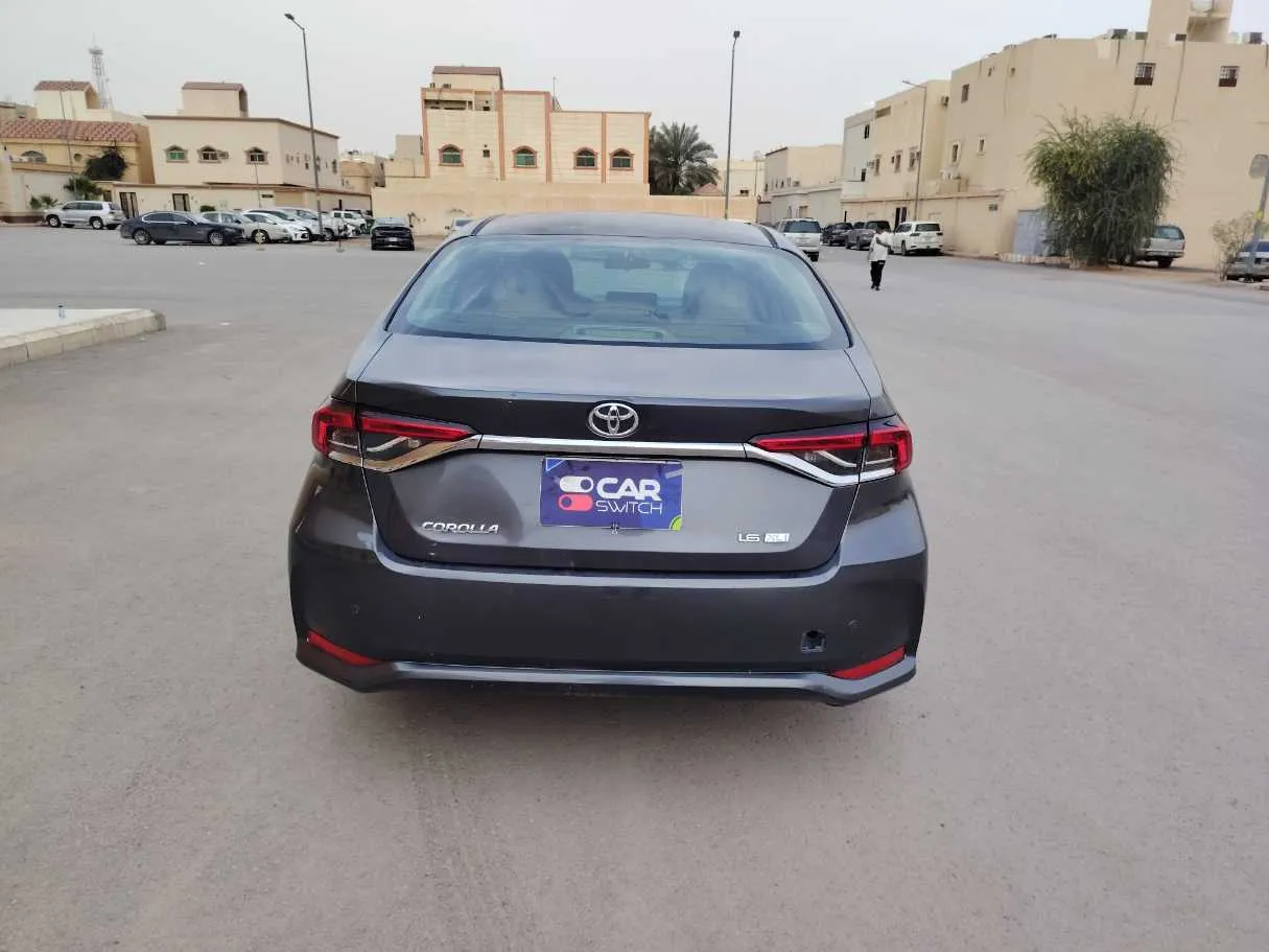 Car image 6