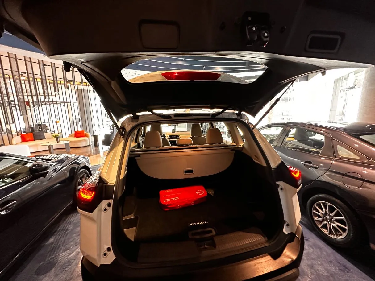 Car image 20