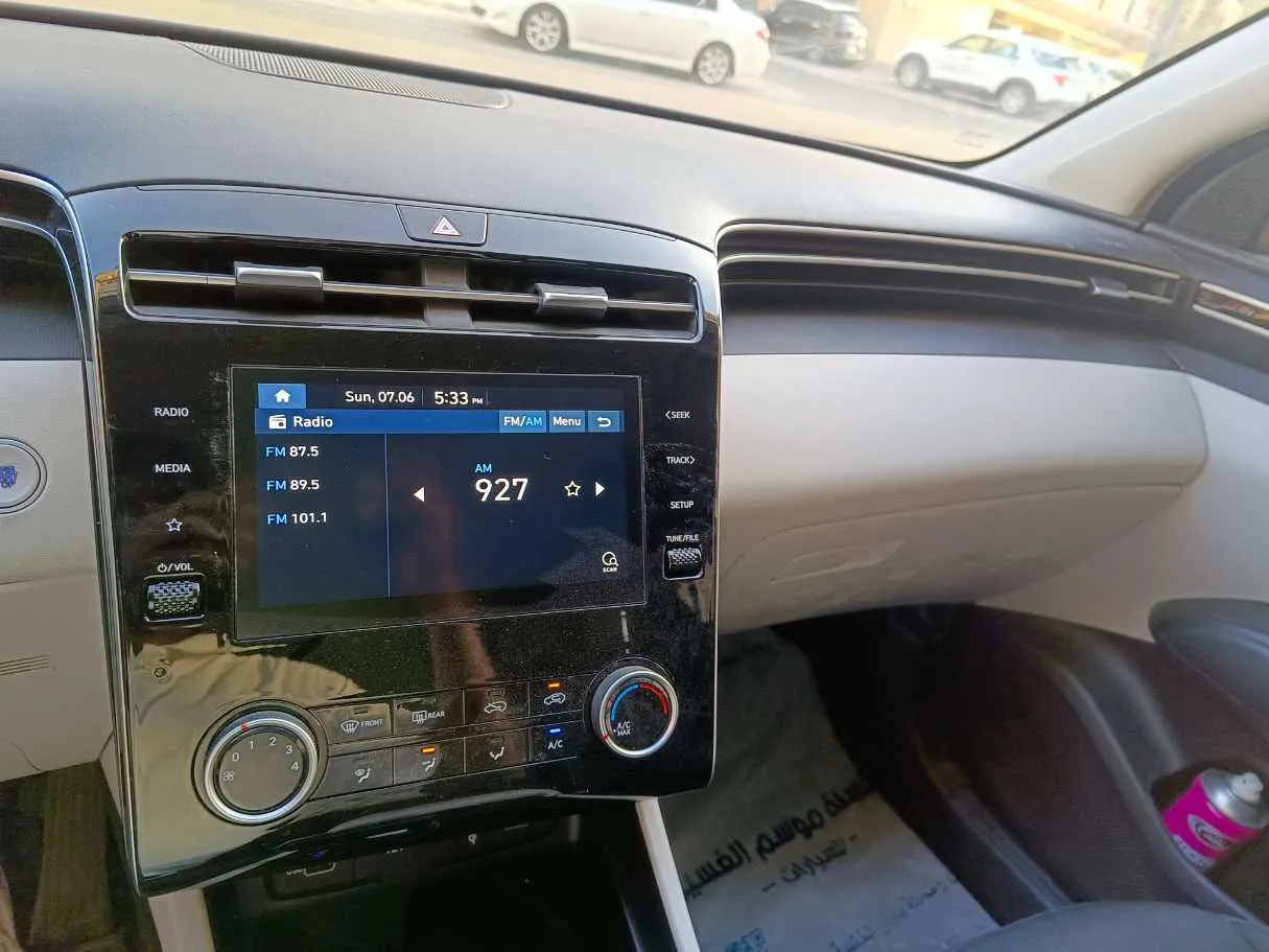 Car image 23