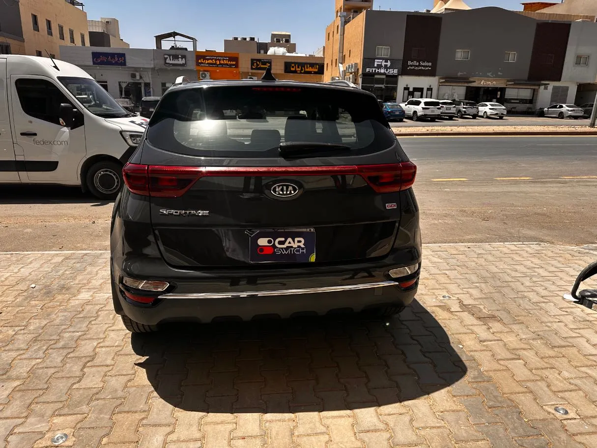Car image 6
