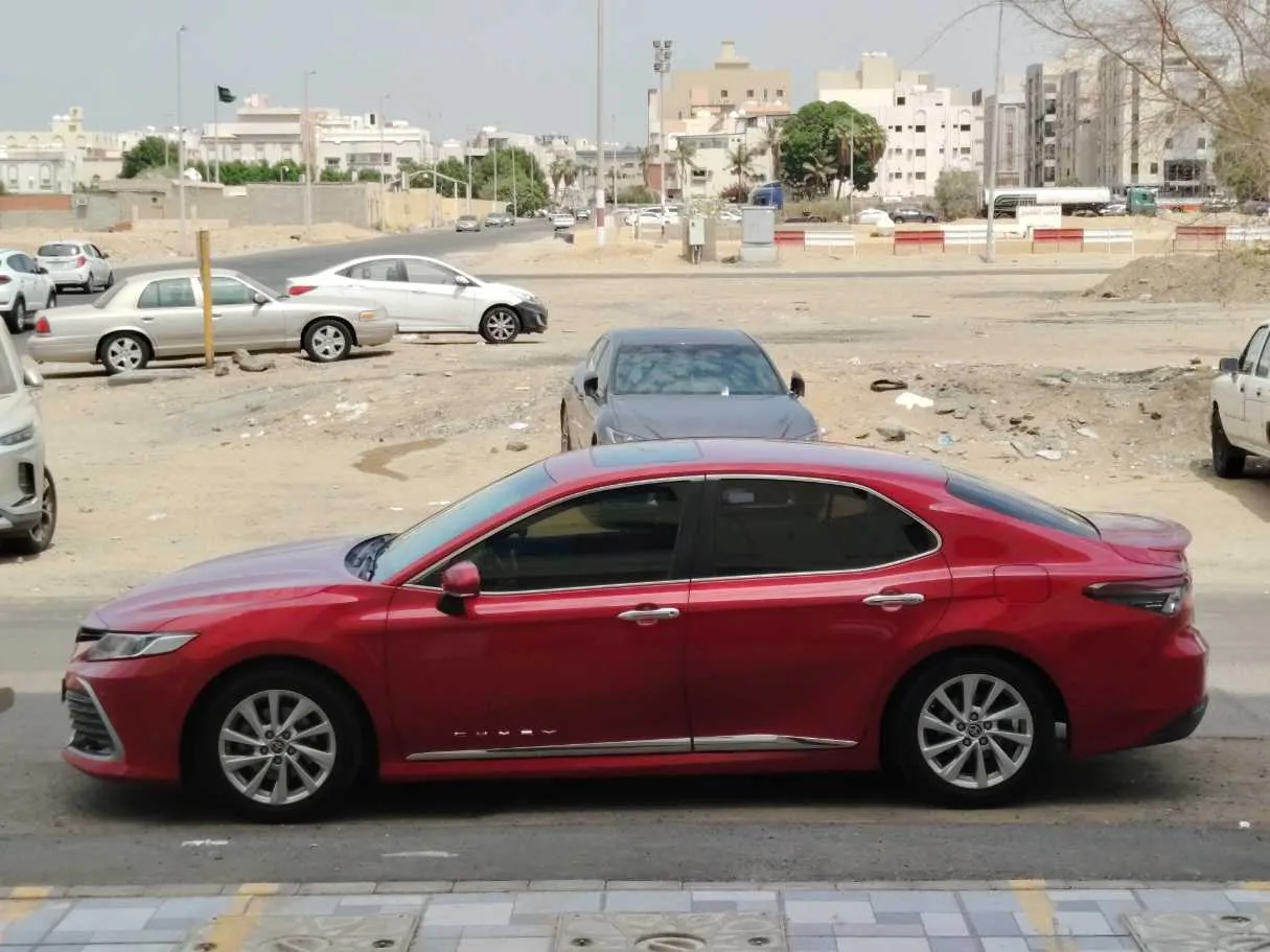 Car image 8