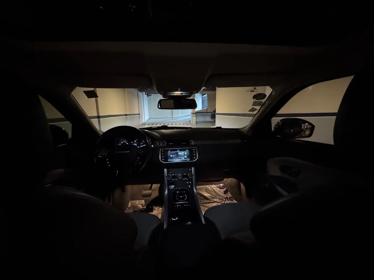 Car image 16