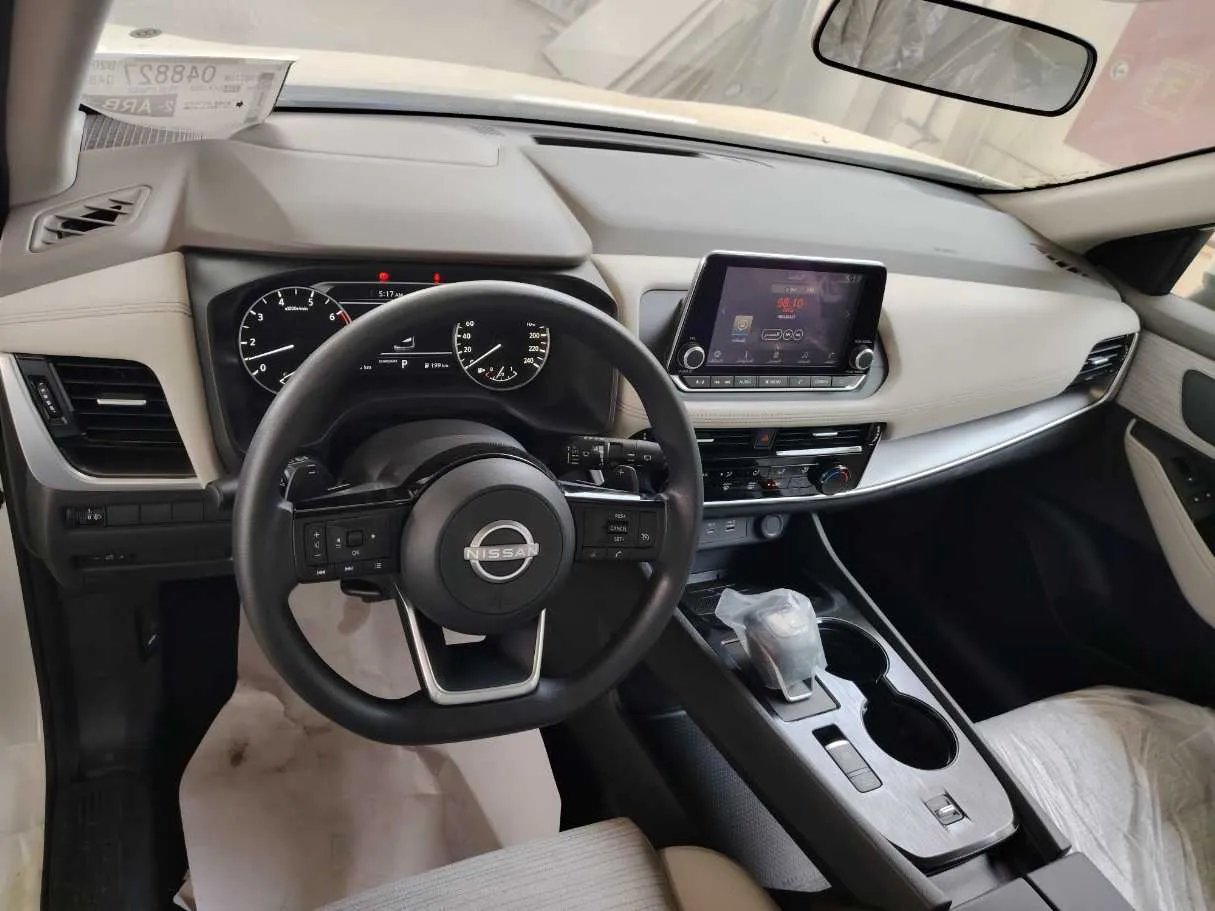 Car image 14