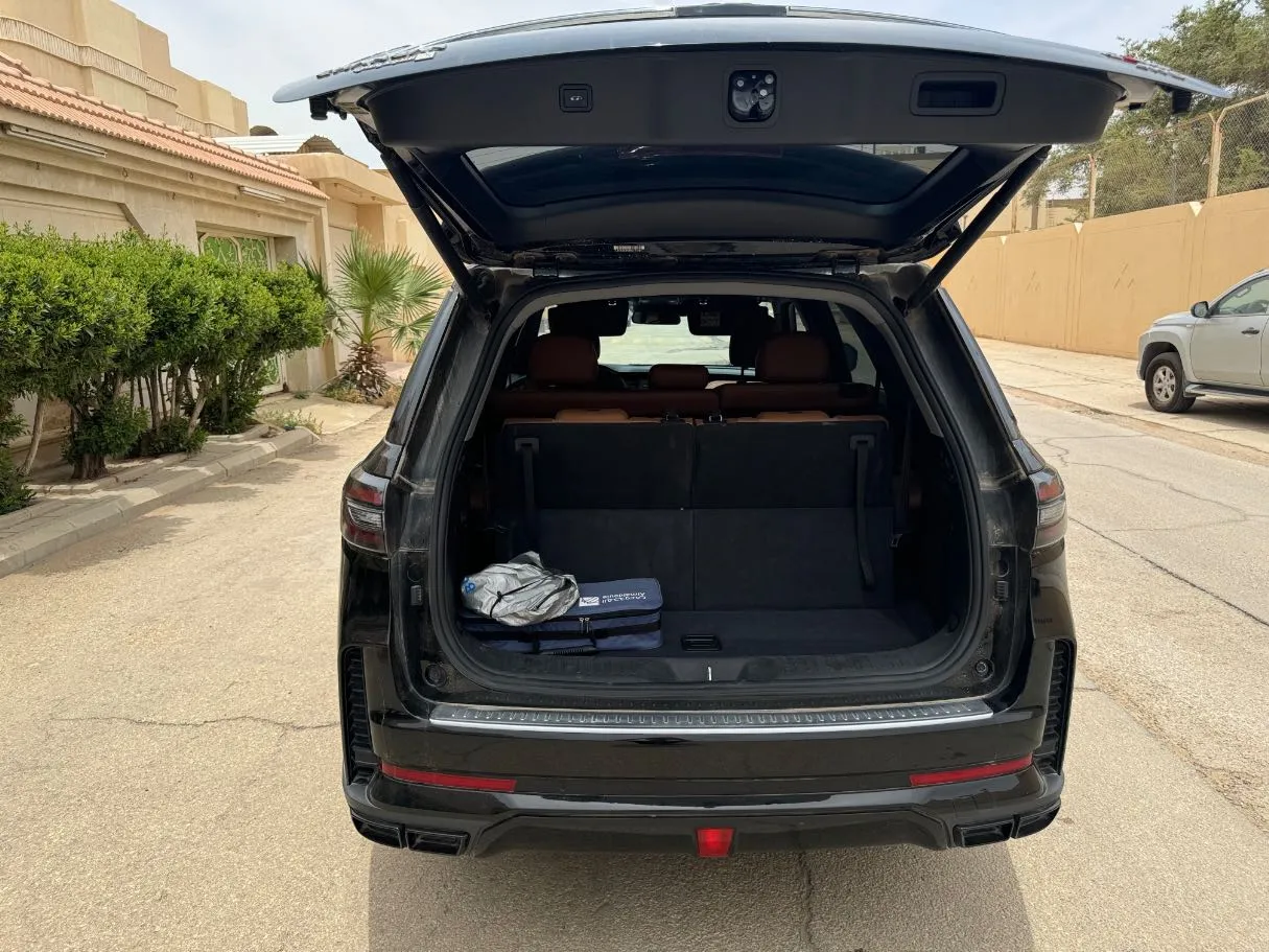 Car image 22
