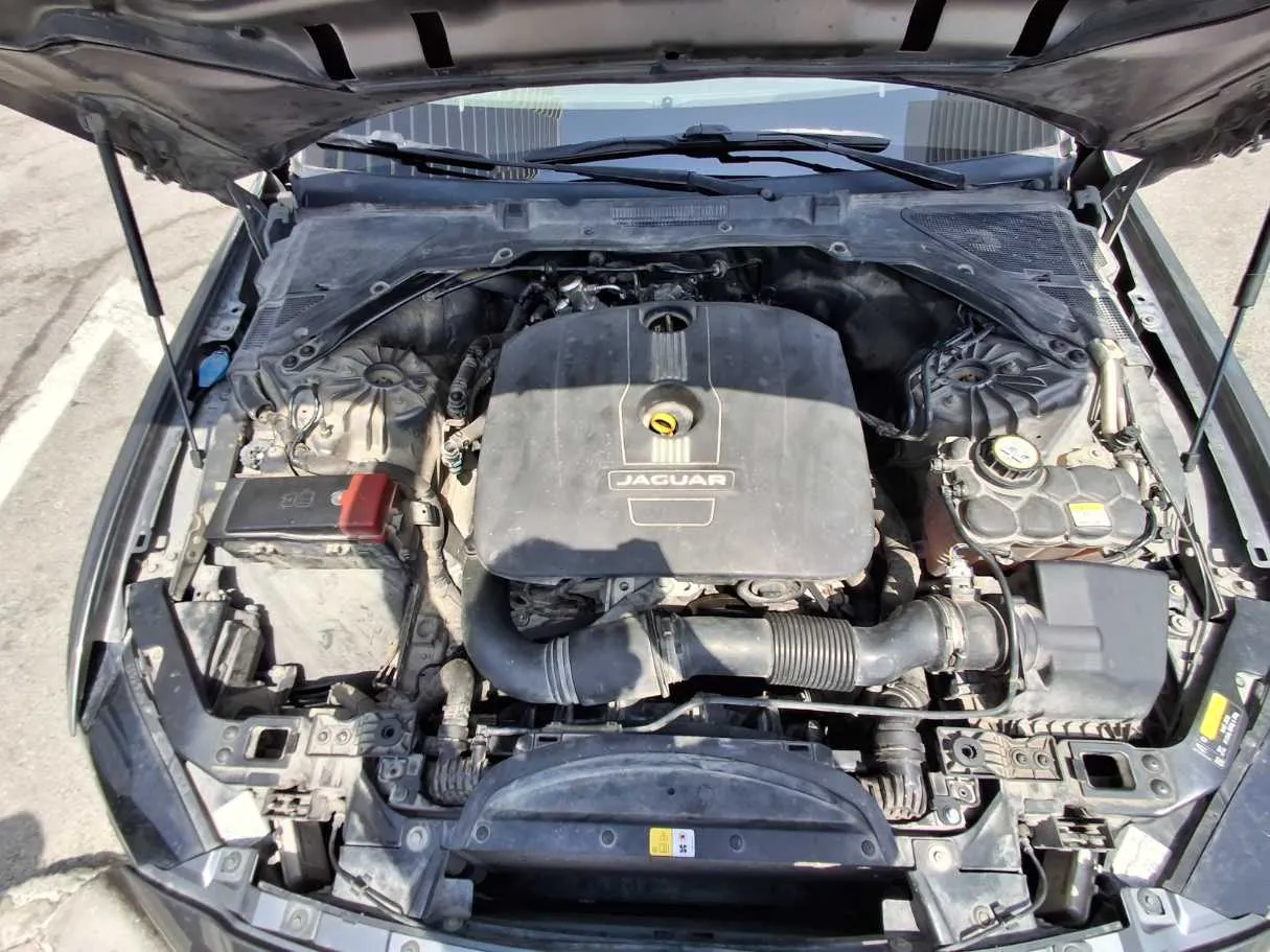 Car image 20