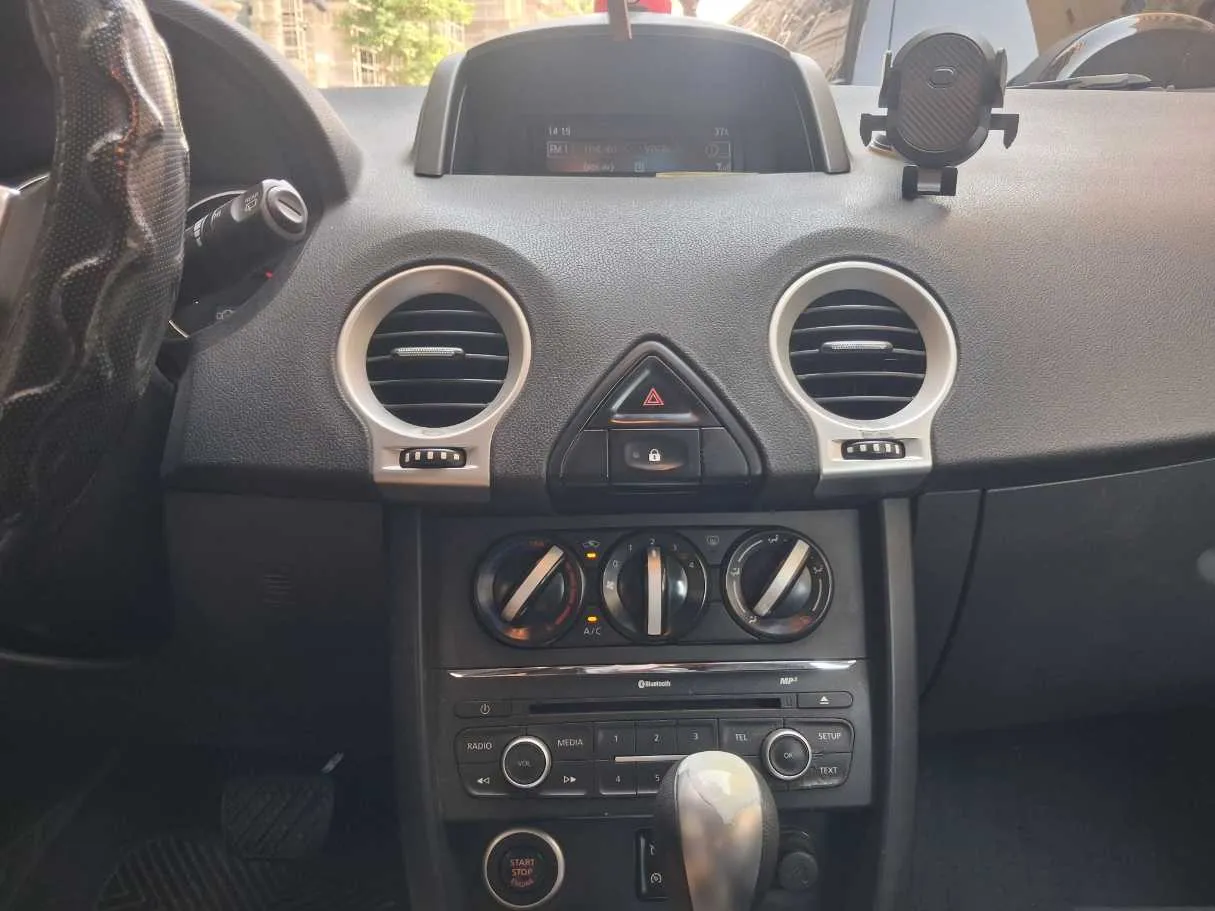 Car image 16