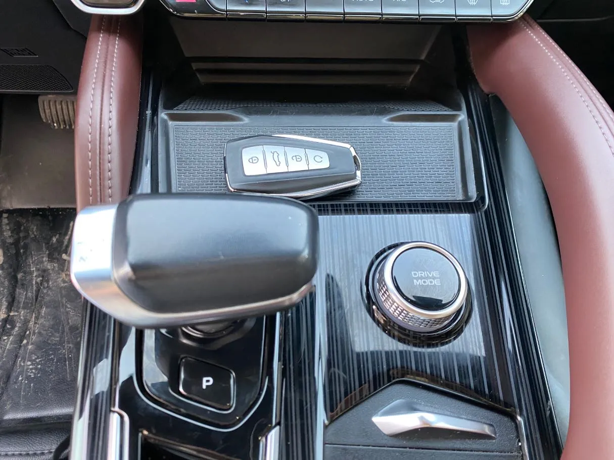 Car image 17