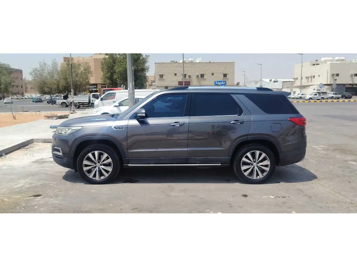 Car image 8