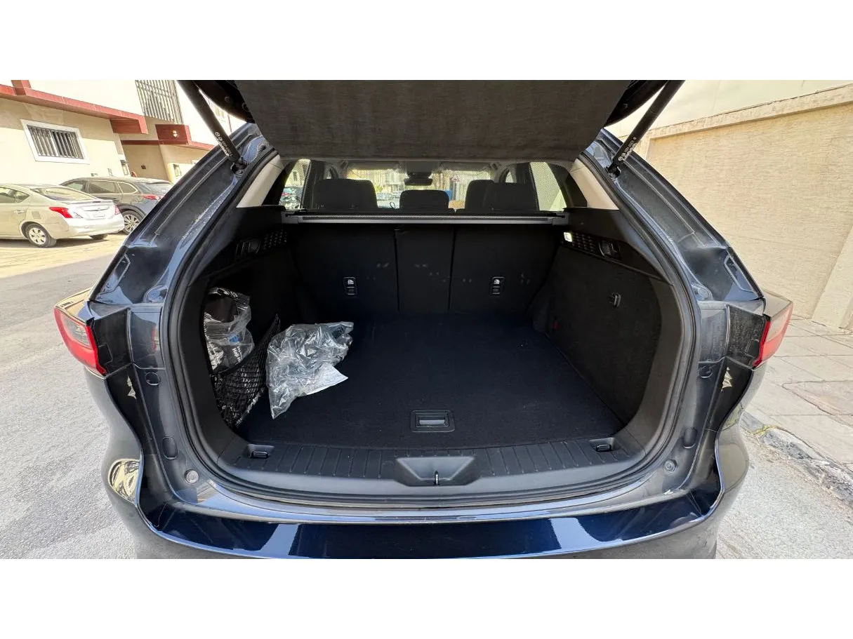 Car image 22