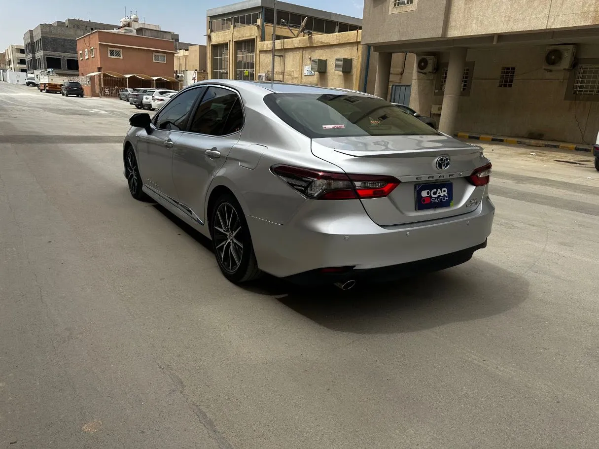 Car image 7