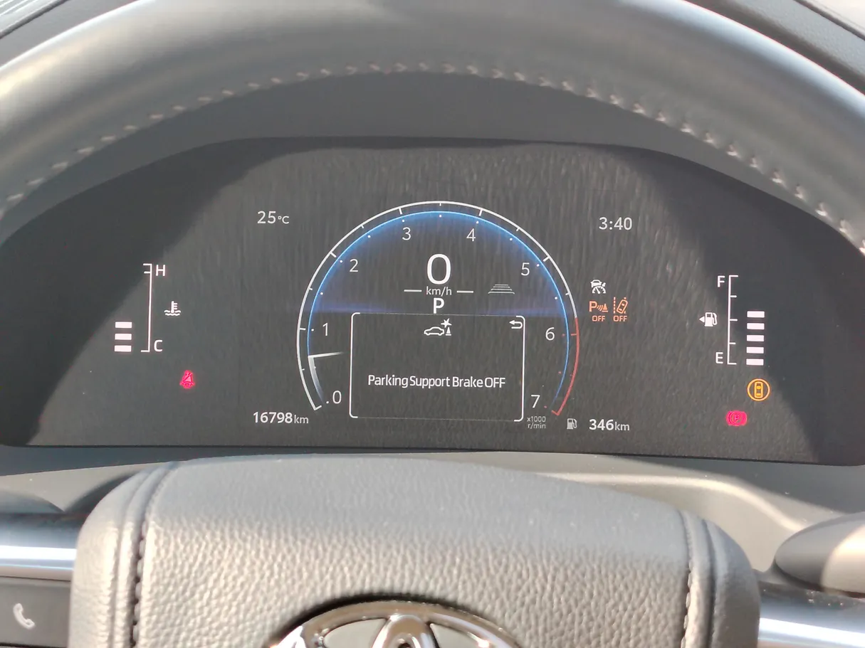 Car image 25