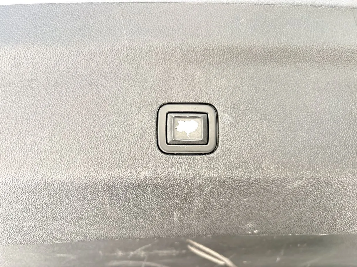 Car image 31