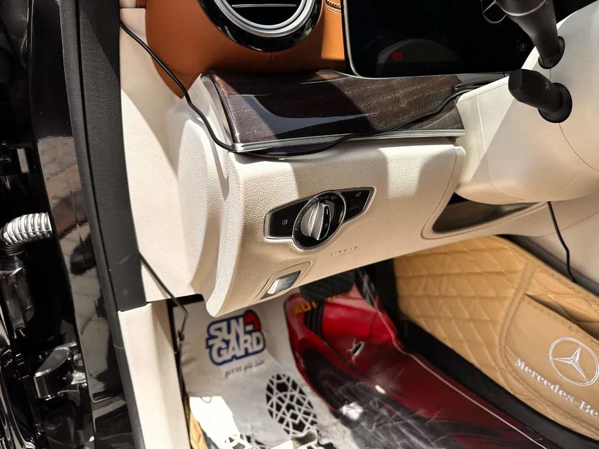 Car image 27