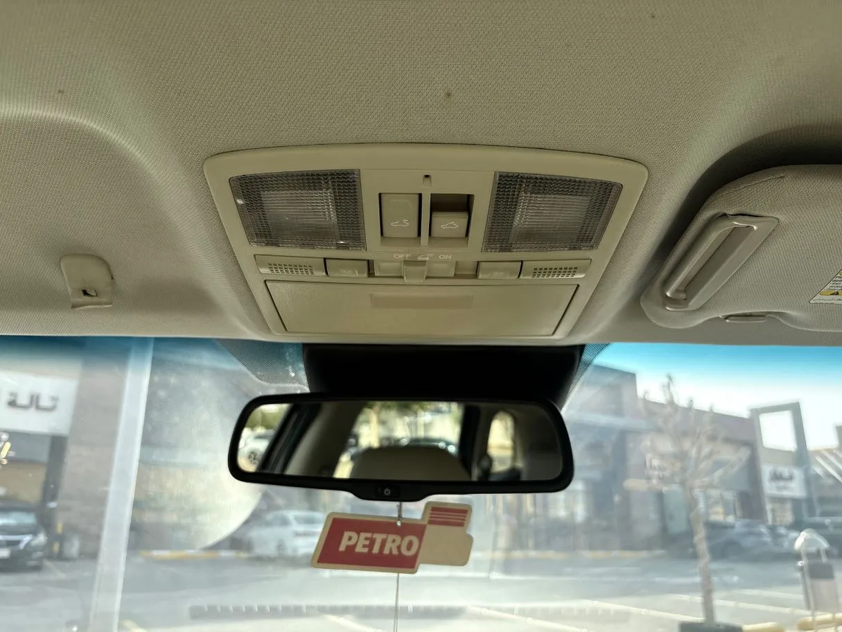 Car image 28