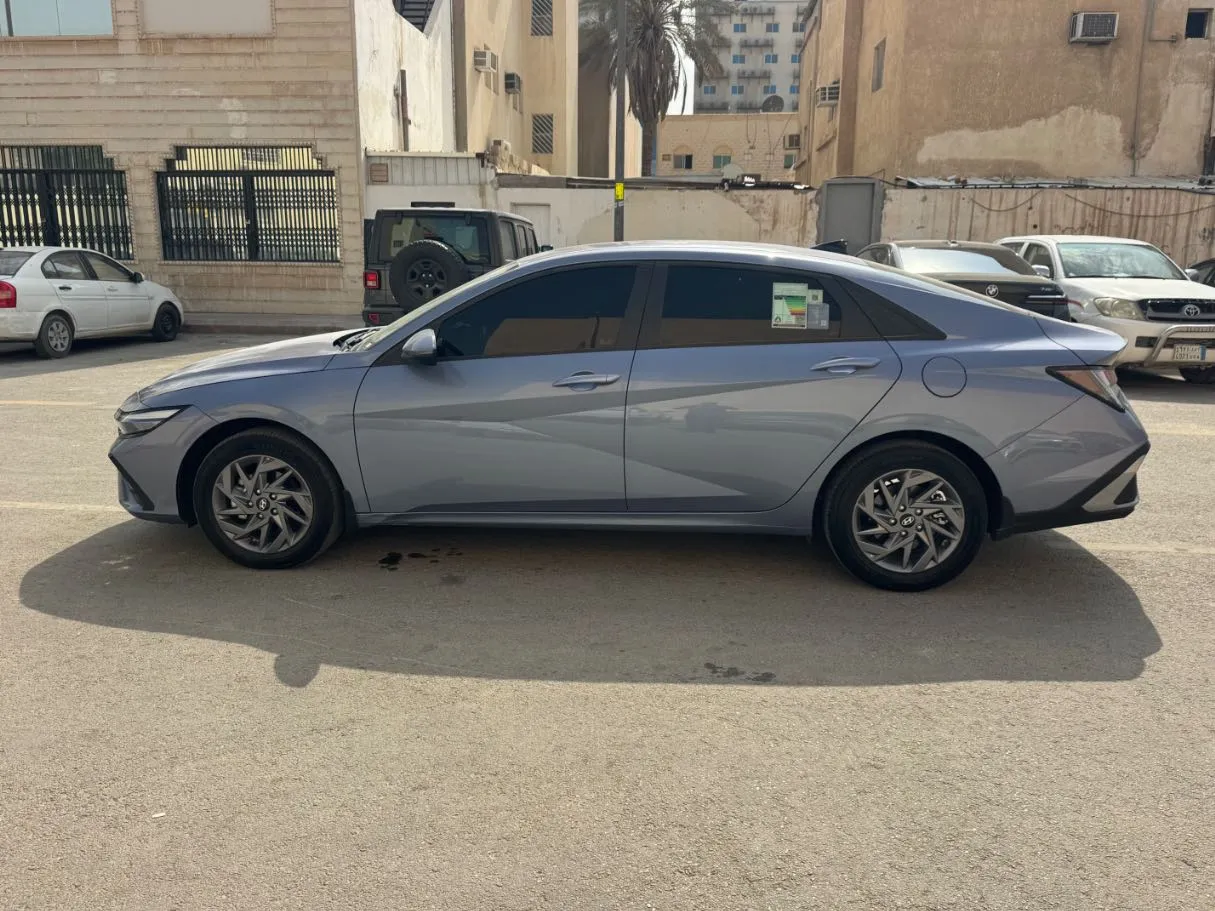 Car image 8