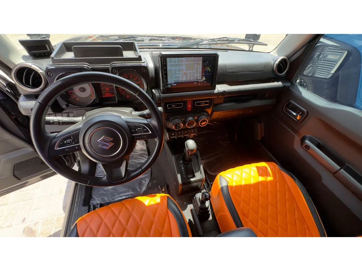 Car image 14