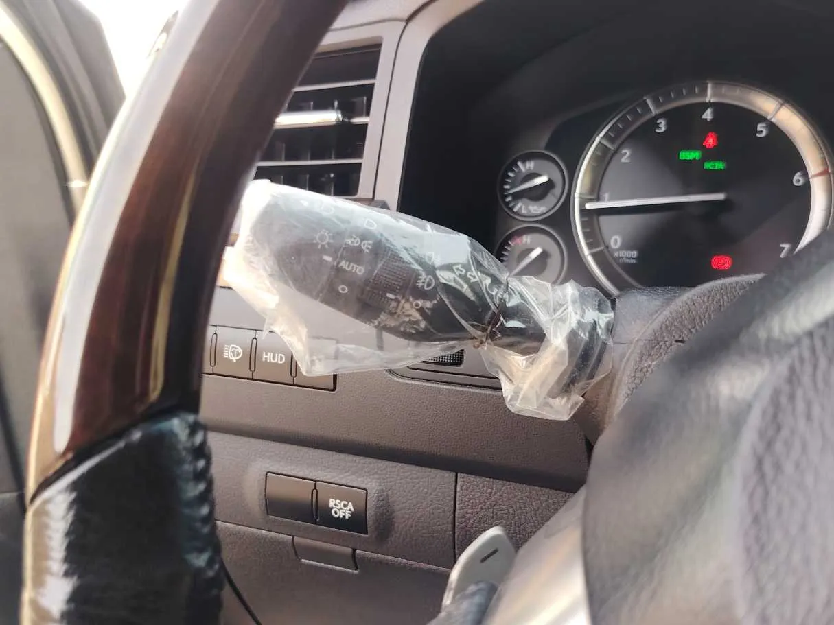 Car image 30