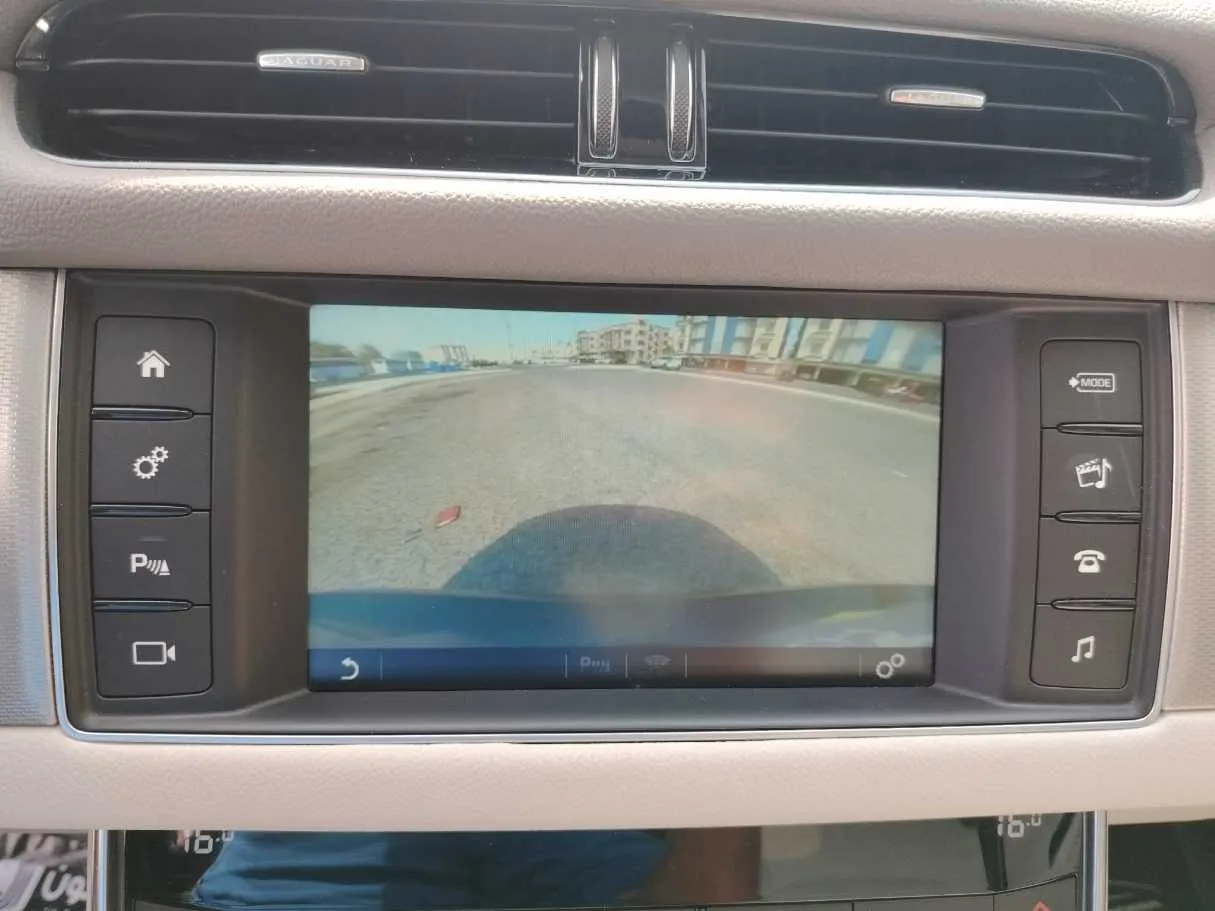 Car image 33