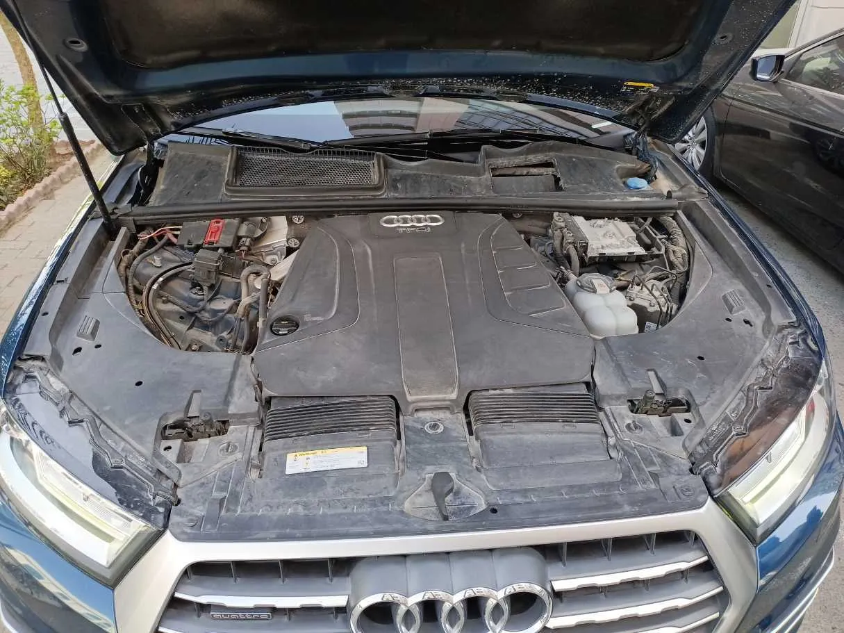 Car image 26