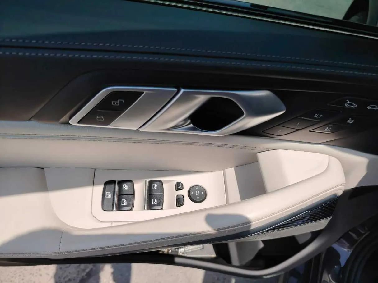 Car image 45