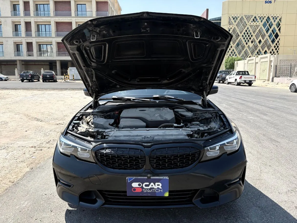 Car image 30