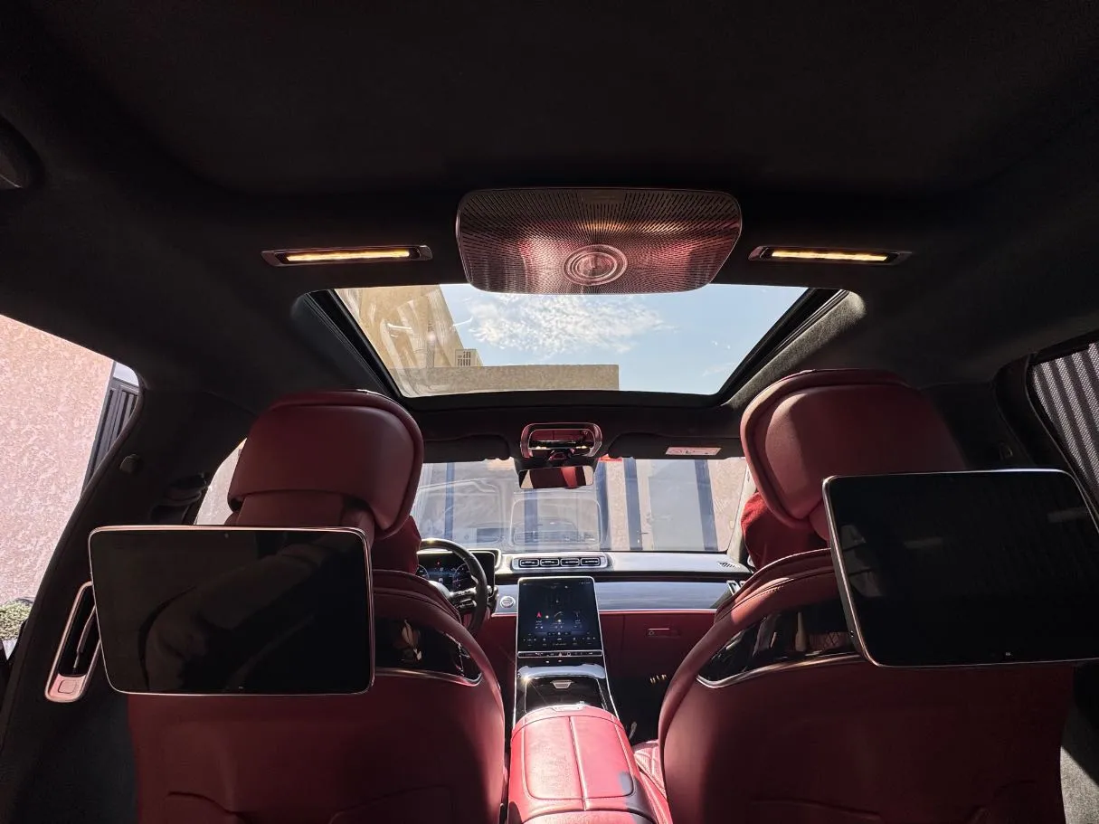 Car image 17