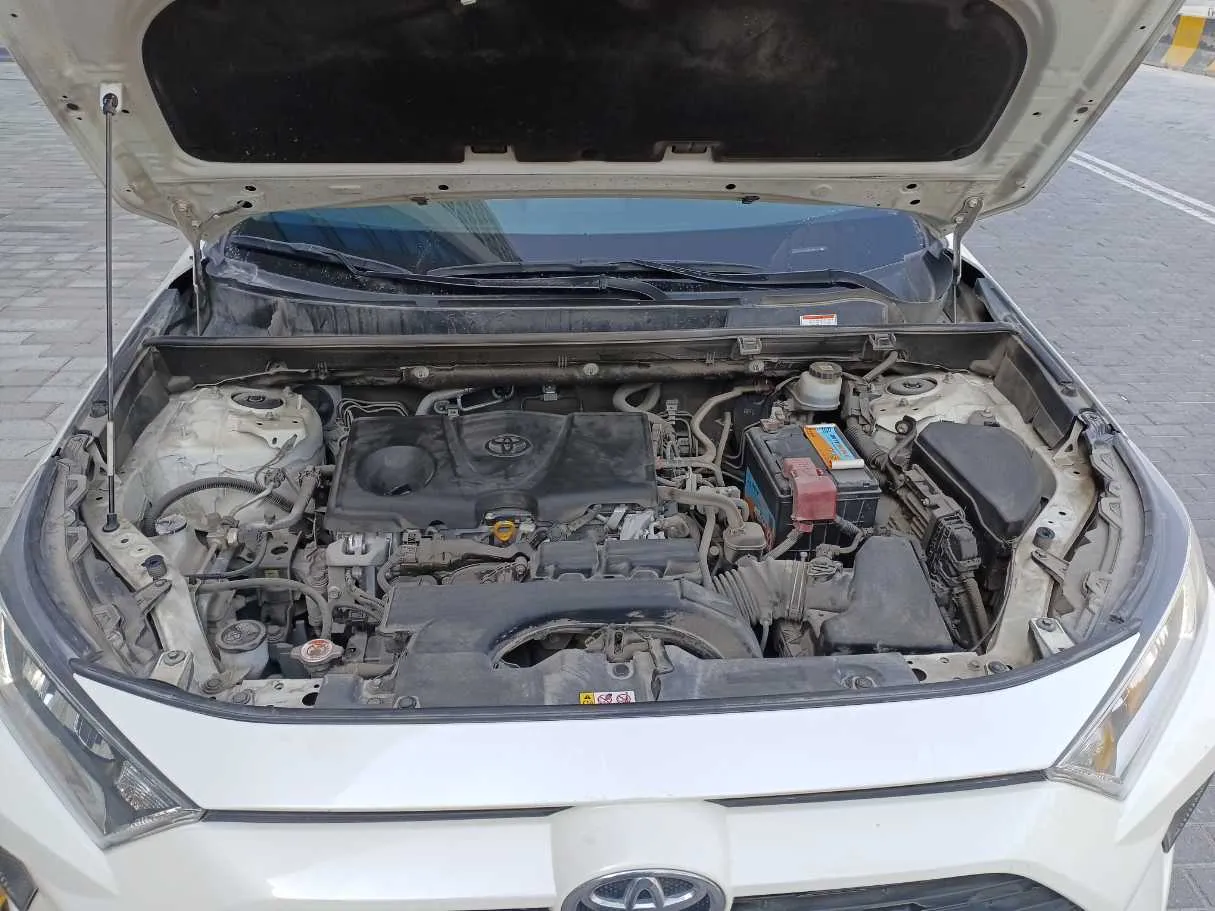 Car image 19