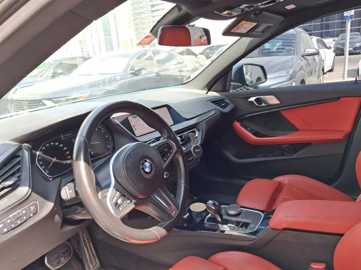 Car image 11
