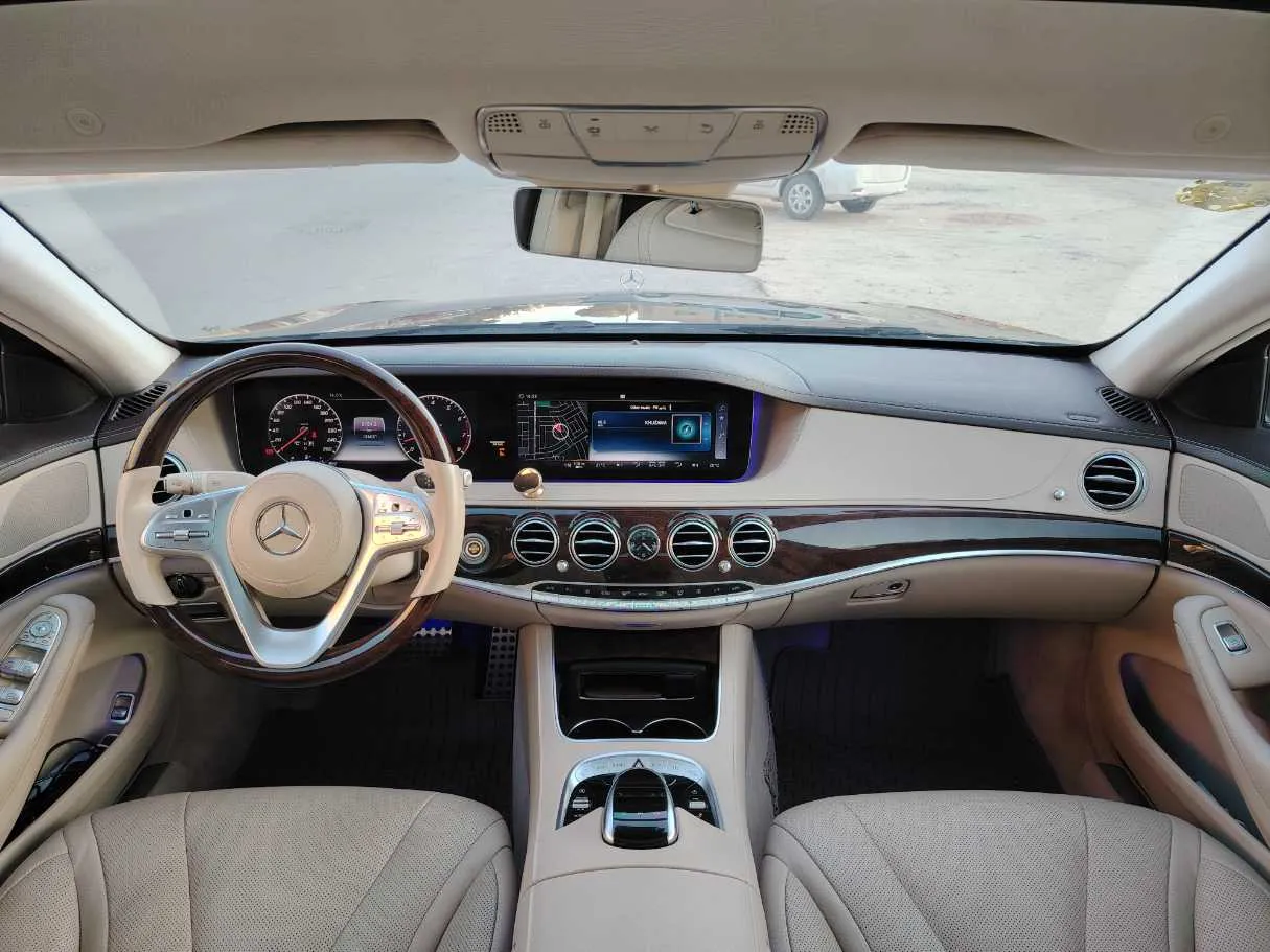 Car image 19