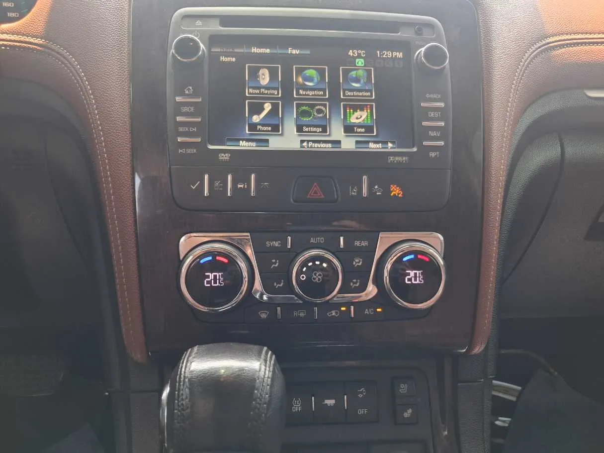Car image 17