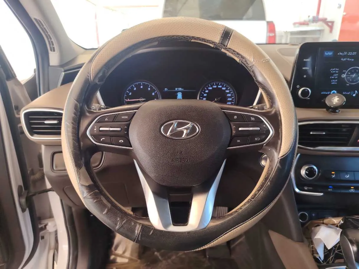 Car image 21