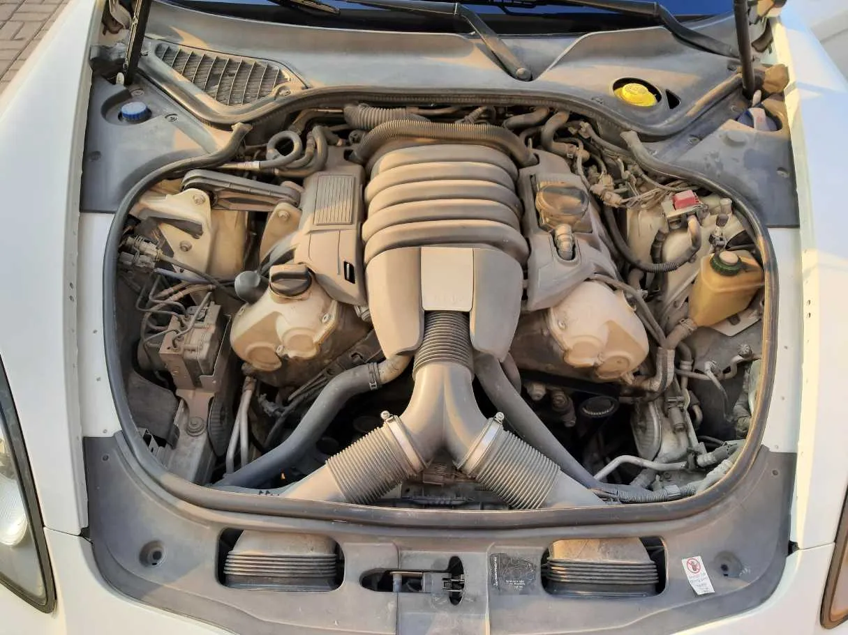 Car image 20