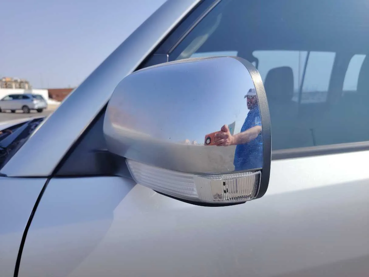 Car image 30
